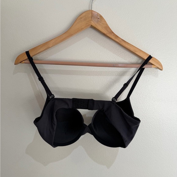 SKIMS Fits Everybody T-Shirt Bra (style#158973) Black - Picture 4 of 7